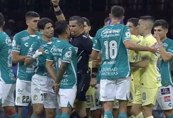 ¿Qué sanción recibirá el árbitro Fernando Hernández por agredir a jugador del León?