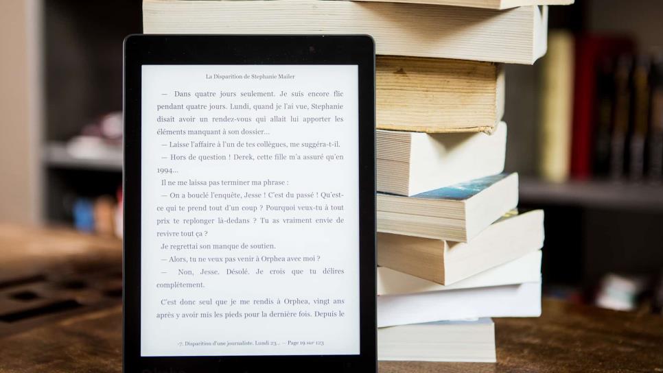 Despídete de los libros en físico; ¿qué son los e-readers?