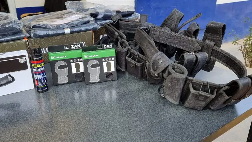 Entregan 2 patrullas, uniformes y equipo táctico a policías de El Fuerte. | FOTO: Ernesto Torres.