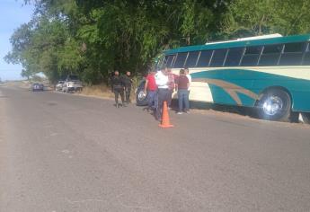 Camión foráneo casi vuelca por esquivar a un borracho en Ahome