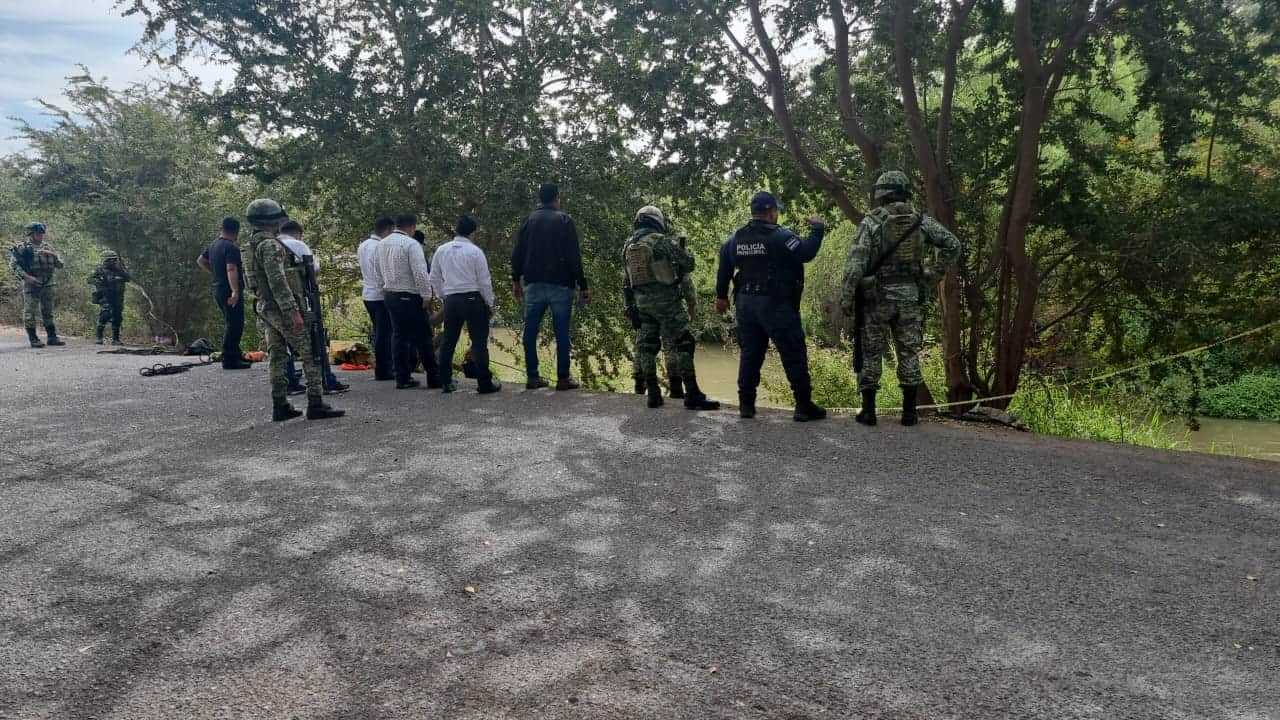 Vecinos de Costa Rica localizan un cuerpo en el «canalon» principal. | FOTO: Luis Ramírez.