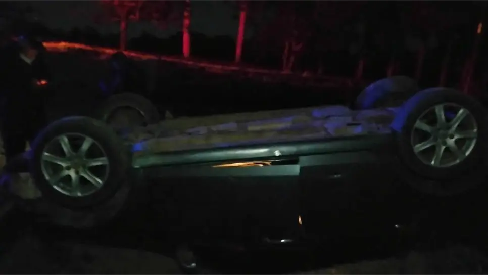 Joven termina lesionado al volcar en Tapachula, Guasave . | FOTO: Ernesto Torres.