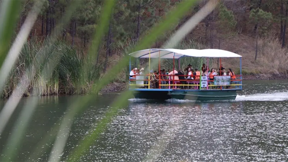 ¿Un catamarán en la sierra? Surutato tiene un nuevo atractivo