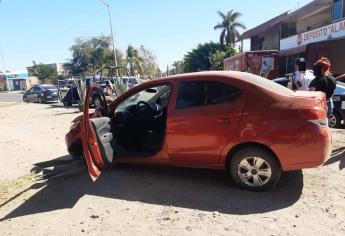 Persiguen a dos mujeres borrachas en Los Mochis, chocan contra patrulla y agreden a policías