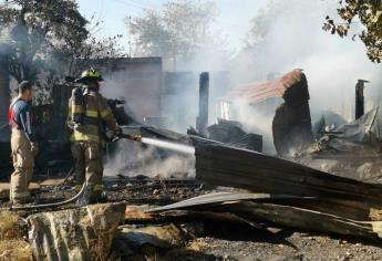 Salió al campo a trabajar y lo pierde todo en un incendio