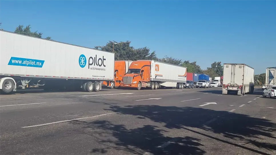 Cierran las plumas y retiran conductores por accidente en la Maxipista. | FOTO: Luis Ramírez.