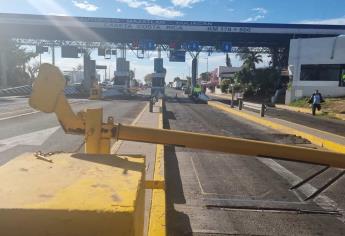 Se voltea una pipa de combustible y cierran la caseta de Costa Rica