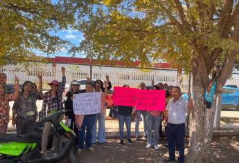 En El Carrizo sale muy poca agua y chocolatosa, ciudadanos se manifiestan