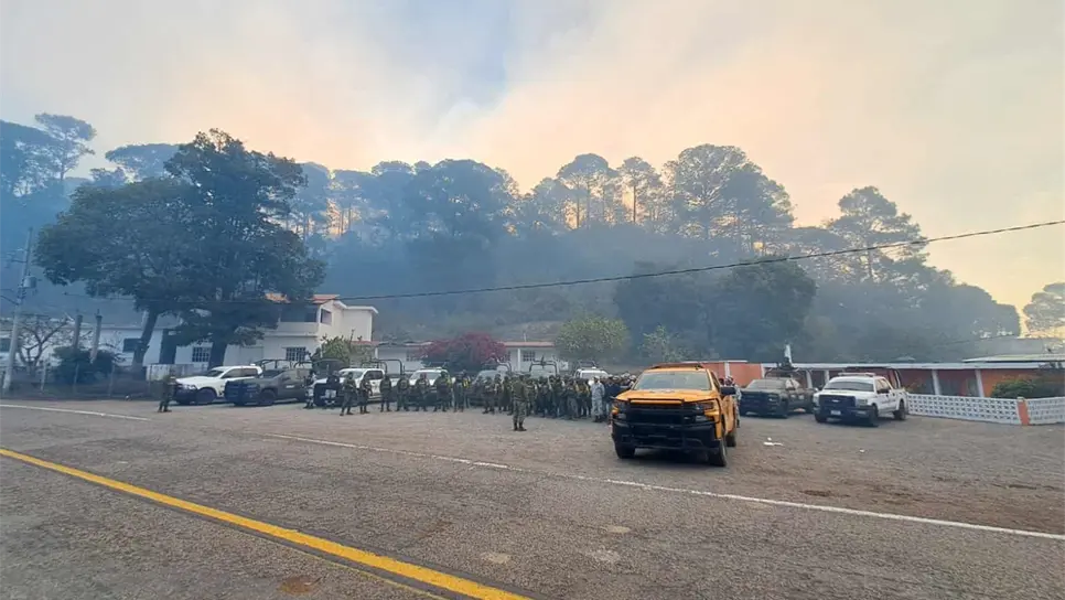 Van 15 familia evacuadas en la Sierra de Concordia por incendio forestal. | FOTO: Dilan Gómez.