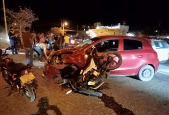 Muere un adolescente y dos más resultan heridos en choque en Mazatlán