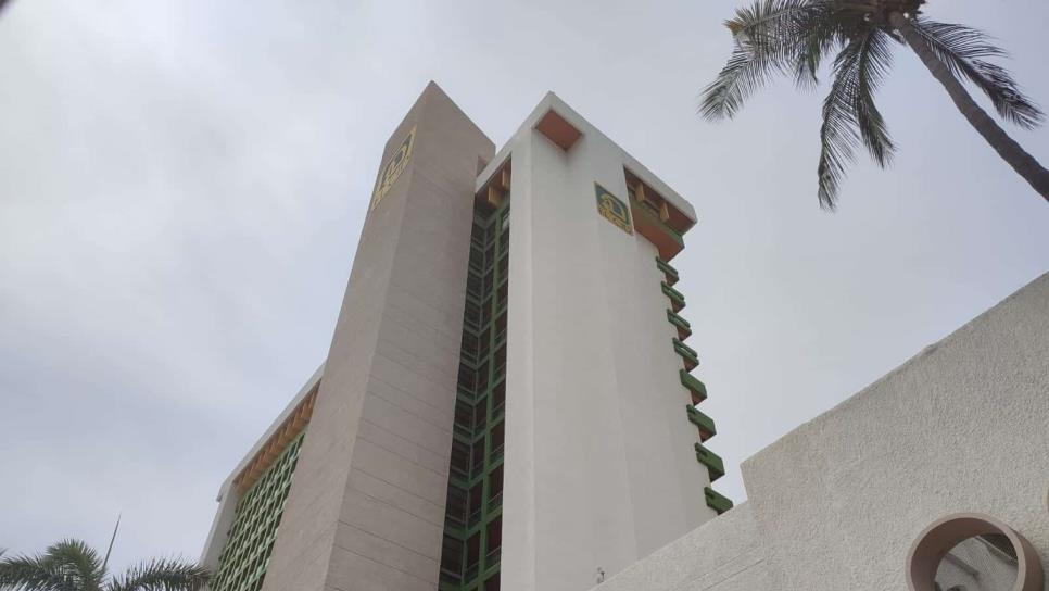 Hoteles «patito» roban clientes a los formales de Mazatlán en Semana Santa, acusan
