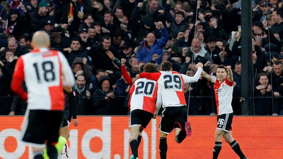 Santi Giménez y el Feyenoord ganan en la Europa League