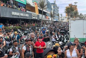 Miles de bikers disfrutan de gran banquete de bienvenida en paseo Olas Altas Mazatlán