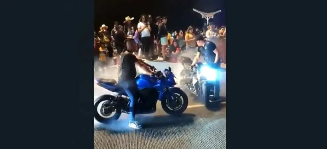 Semana de la Moto Mazatlán: con jalones detienen a «biker» por quemar llanta
