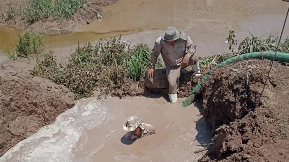 Se espera que para las 4 de la tarde la fuga quede reparada. FOTO: Cortesía