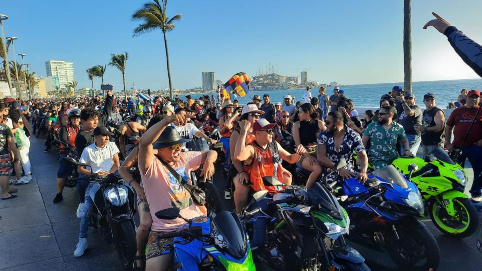 Desfile de la Semana de la Moto 2023 encanta a miles en Mazatlán Luz