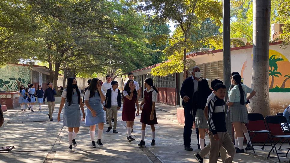 Regresan a clases 400 mil alumnos en Sinaloa