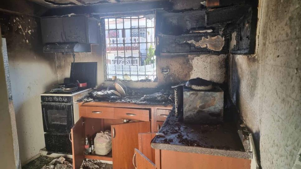 Incendio consume la cocina de un domicilio en Culiacán