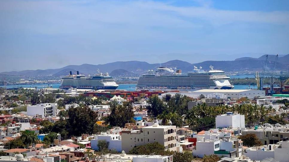 Llegan a Mazatlán dos cruceros con más de 6 mil pasajeros