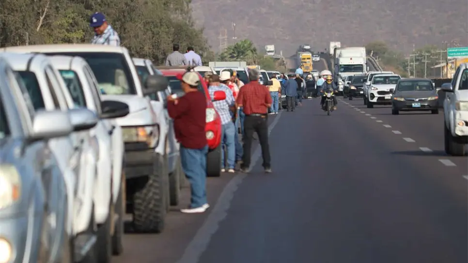 Productores de Sinaloa tomarán Pemex por falta de precio en maíz y trigo. | FOTO: Temática.
