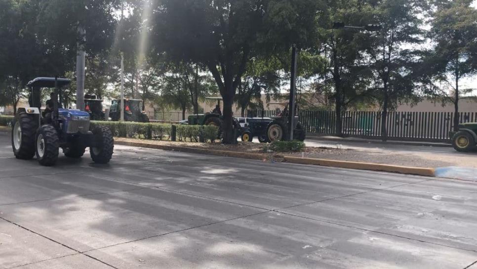 Liberan calles de Culiacán que cerraron por manifestación de productores