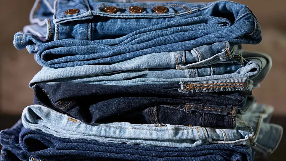 Los jeans son la prenda inferior más comprada en México. FOTO: Internet