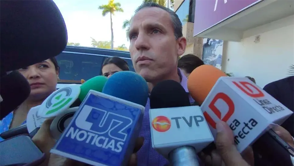 Julio César Romanillo Montoya compareciendo ante los medios. FOTO: Luz Noticias