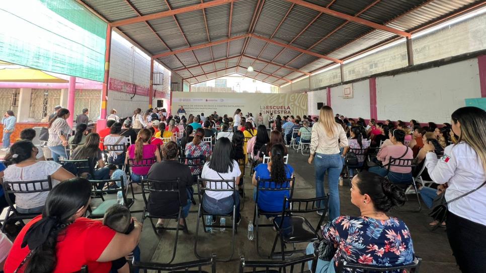 Entregan 109 tarjetas de «La Escuela es Nuestra» en Culiacán; son más de 430 mdp