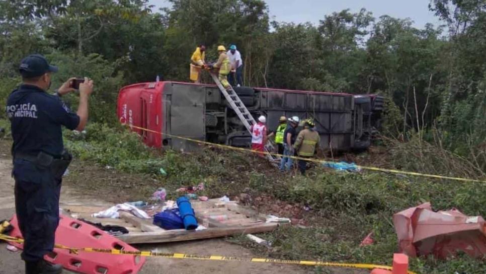 Accidente de autobús en la autopista Mérida-Cancún, deja 6 heridos