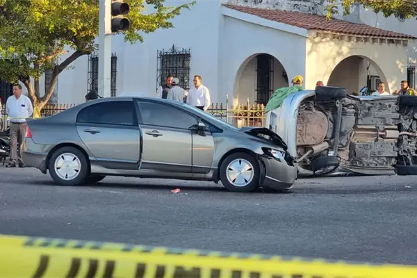 Muere mujer tras choque en el centro de Los Mochis Muere mujer tras choque en el centro de Los Mochis