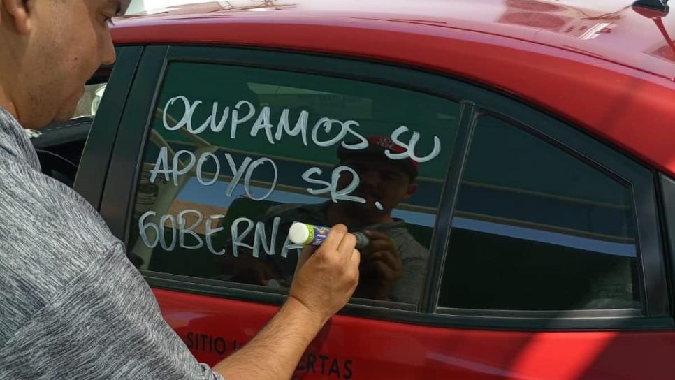 Se manifiestan taxistas de Los Mochis tras muerte de radioperadora en choque
