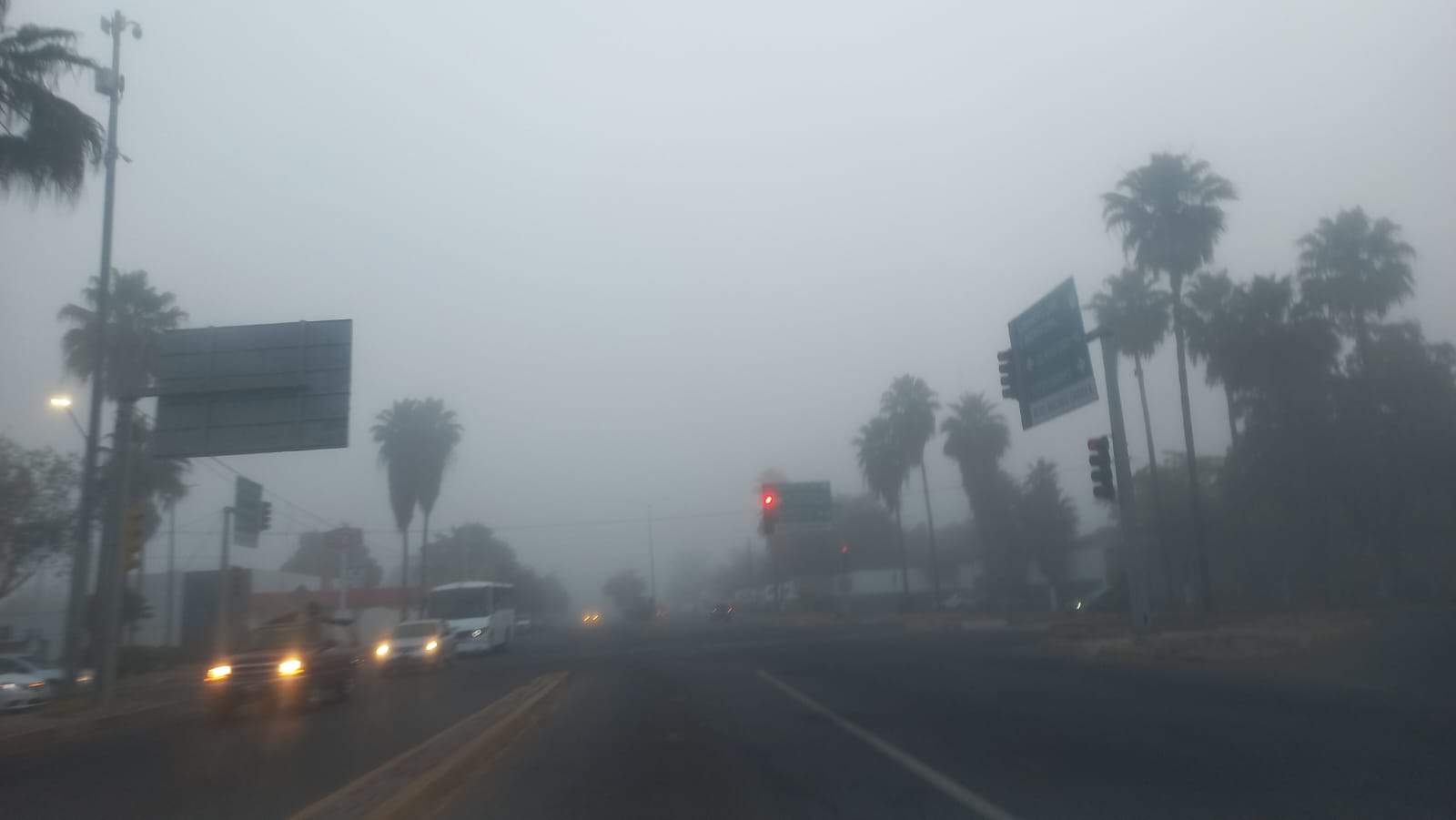 La fuerte neblina apareció durante la madrugada de este martes. FOTO: Luz Noticias