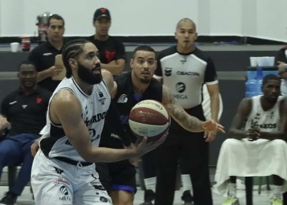 Venados vence a Halcones en serie de media semana