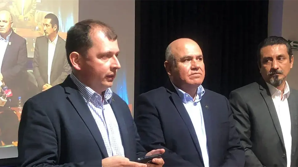 Abogado y autoridades de la UAS. | FOTO: Luz Noticias.