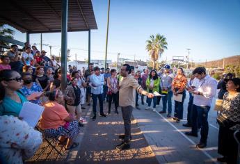 Juan de Dios Gámez atiende peticiones de vecinos del fraccionamiento Alameda