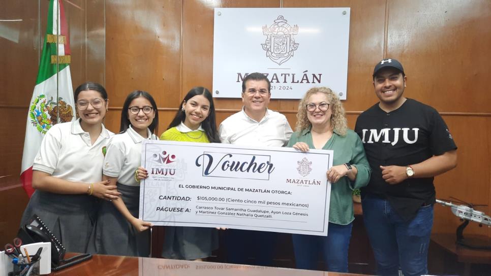 Gobierno de Mazatlán dona más de $100 mil a jóvenes que participarán en Feria de Ciencias en Rumania