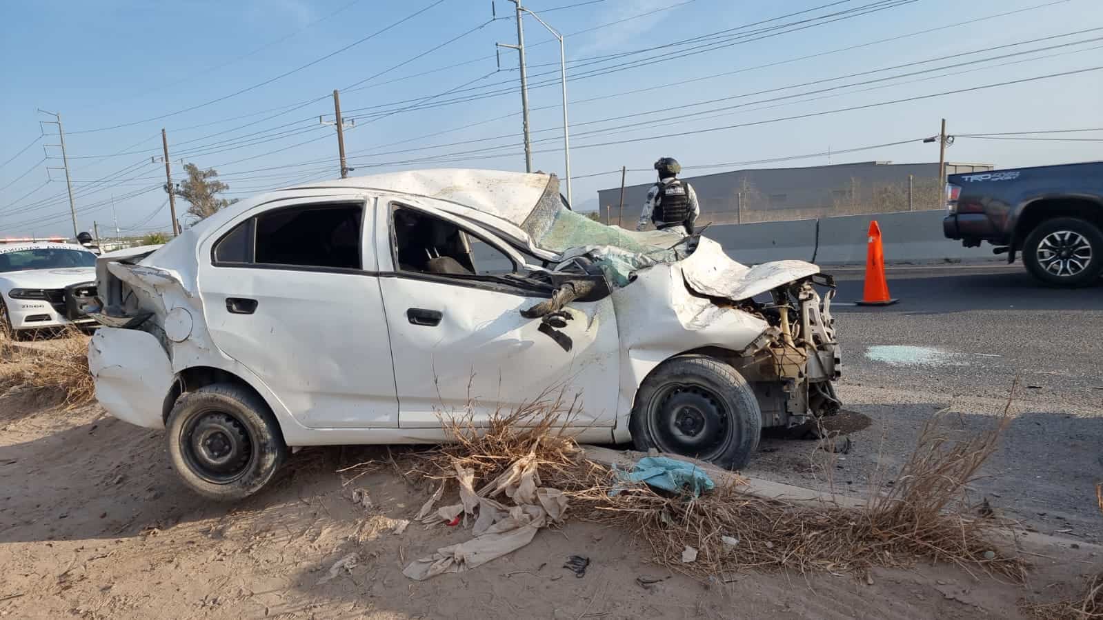 Conductor se accidenta por La Costerita en Culiacán