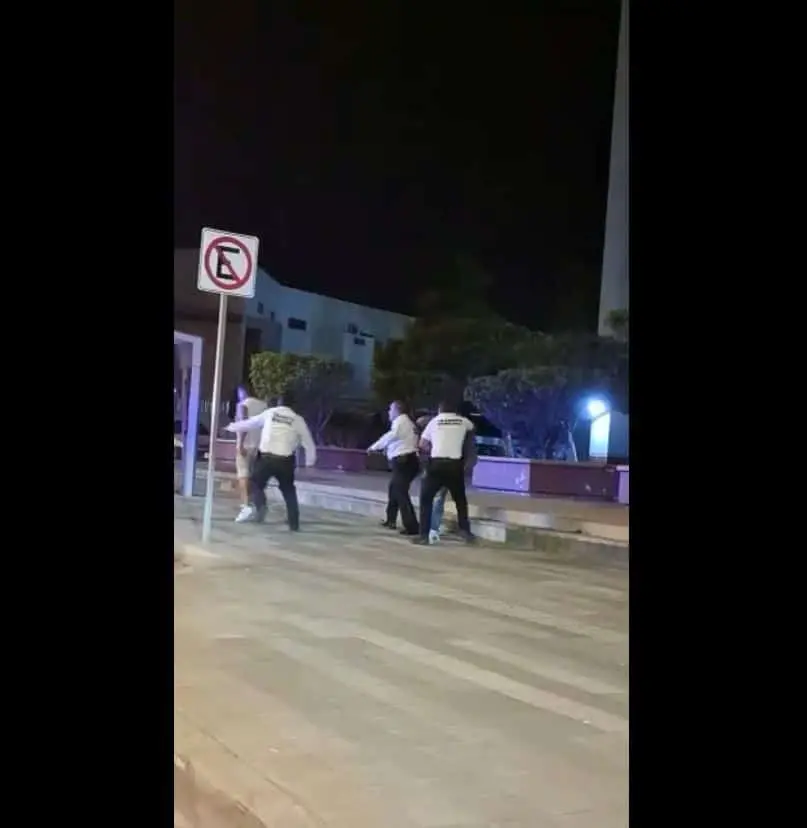 De momento se desconoce la causa de la pelea. FOTO: Internet