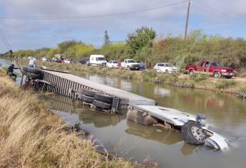 Cierran el Libramiento Oriente - Campo 35 tras caer tráiler al Canal Lateral 18