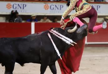 El torero Joselito Adame grave por cornada: | VIDEO