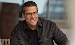 Marco Antonio Regil reveló que es sapiosexual. | FOTO: Facebook de la cantante.