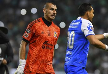 ¿Mal perdedor? Nahuel Guzmán fue a encarar a Cota tras la eliminación de Tigres