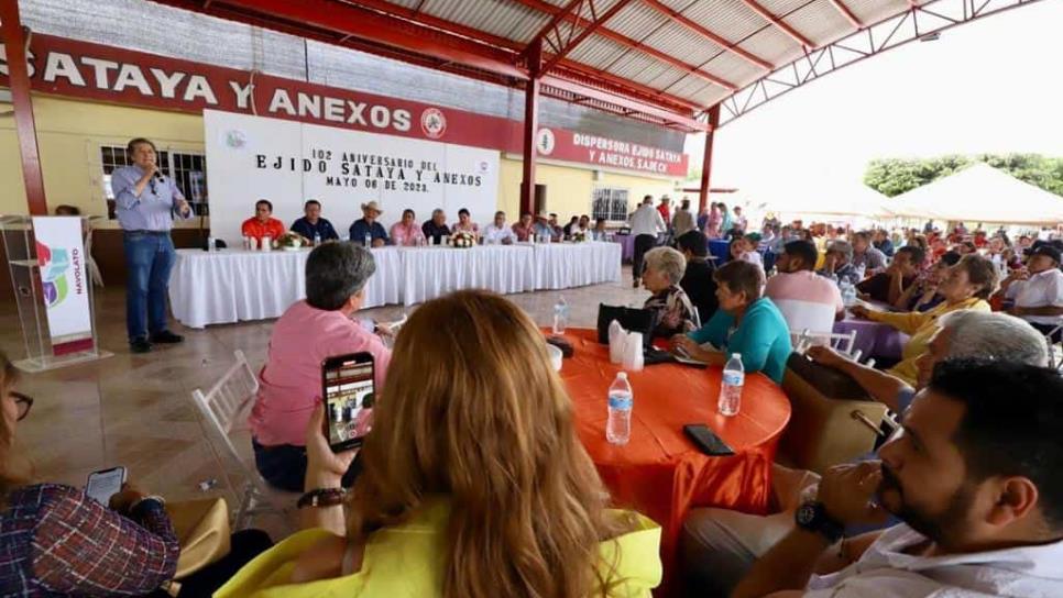 Rocha Moya se compromete con la construcción de carreteras y el represo de Sataya en Navolato