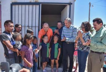 Alcalde de Ahome entrega vivienda a familia de escasos recursos