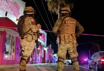 Sujetos armados rafaguean una bodega de flores en Los Mochis; «levantan» a joven herido y a punta de bala