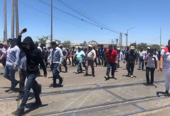 Toman productores instalaciones de Pemex Culiacán; no entrarán ni saldrán pipas