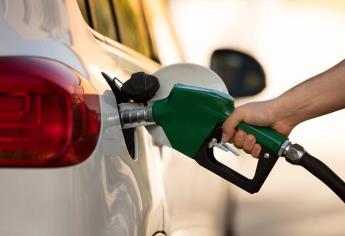 ¿Es necesario apagar tu auto cuando echas gasolina?