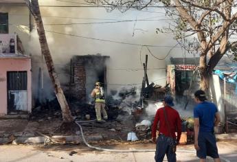Por cuarta vez, se incendia casa de un hombre pepenador en Los Mochis