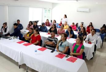 DIF Ahome imparte curso de capacitación para mejorar atención en albergues de jornaleros agrícolas.