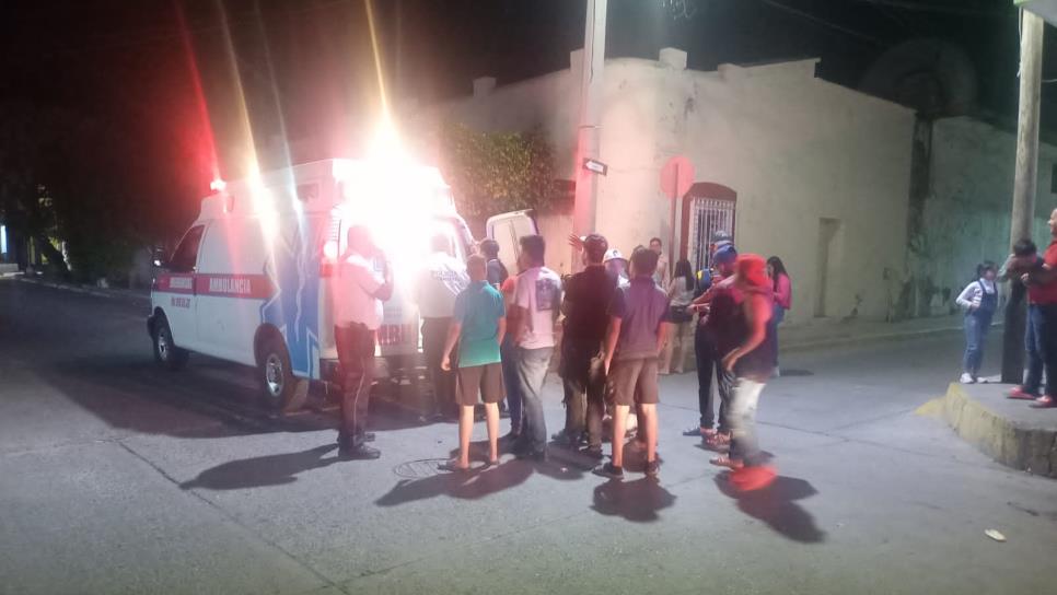 Arrollan a motociclista menor de edad en Villa Unión y lo mandan al hospital 